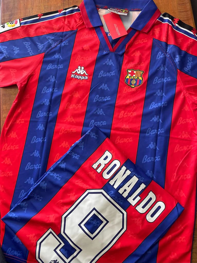 Camisa Barcelona 1997 Retrô – Nº 9 Ronaldo